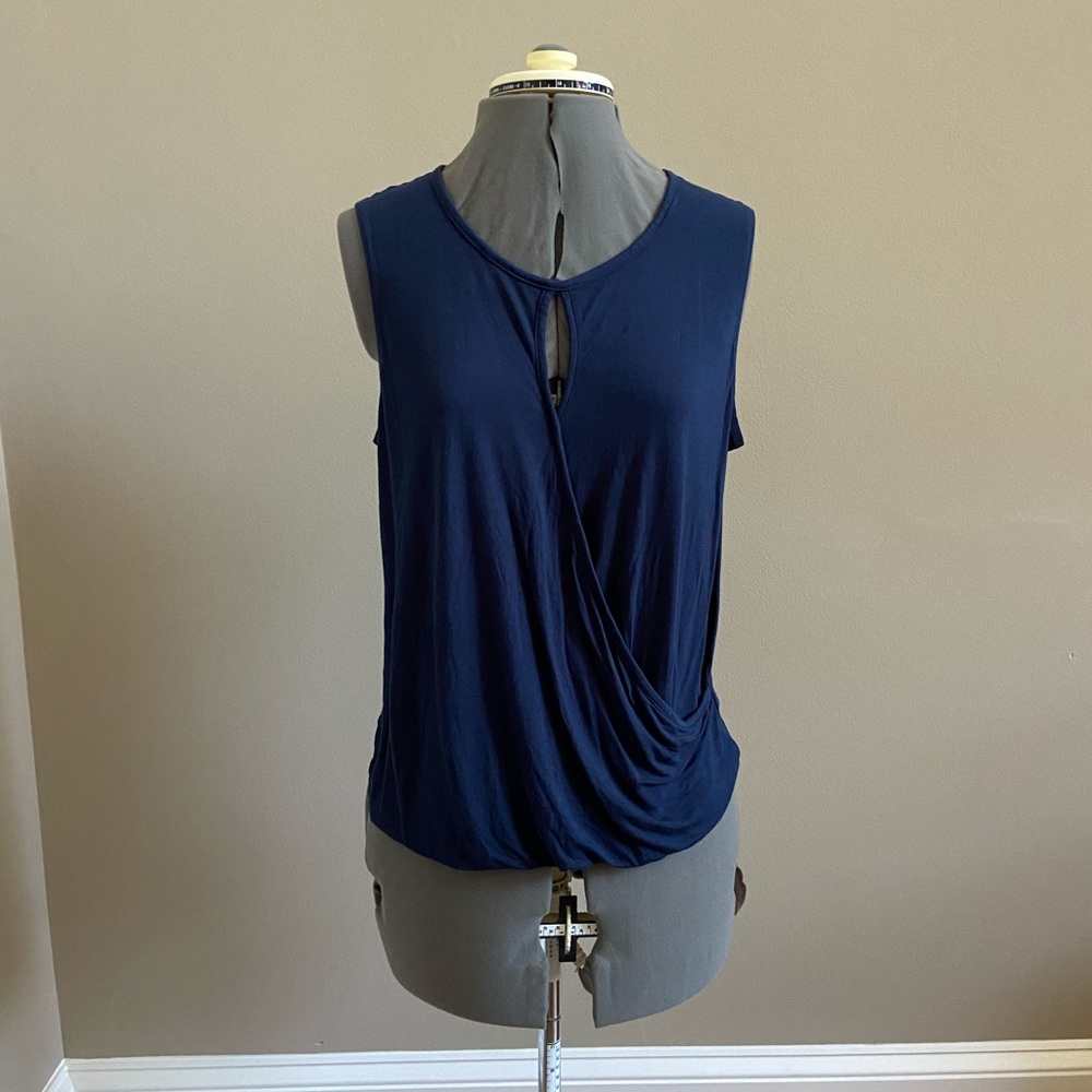 Cabi keyhole tank top